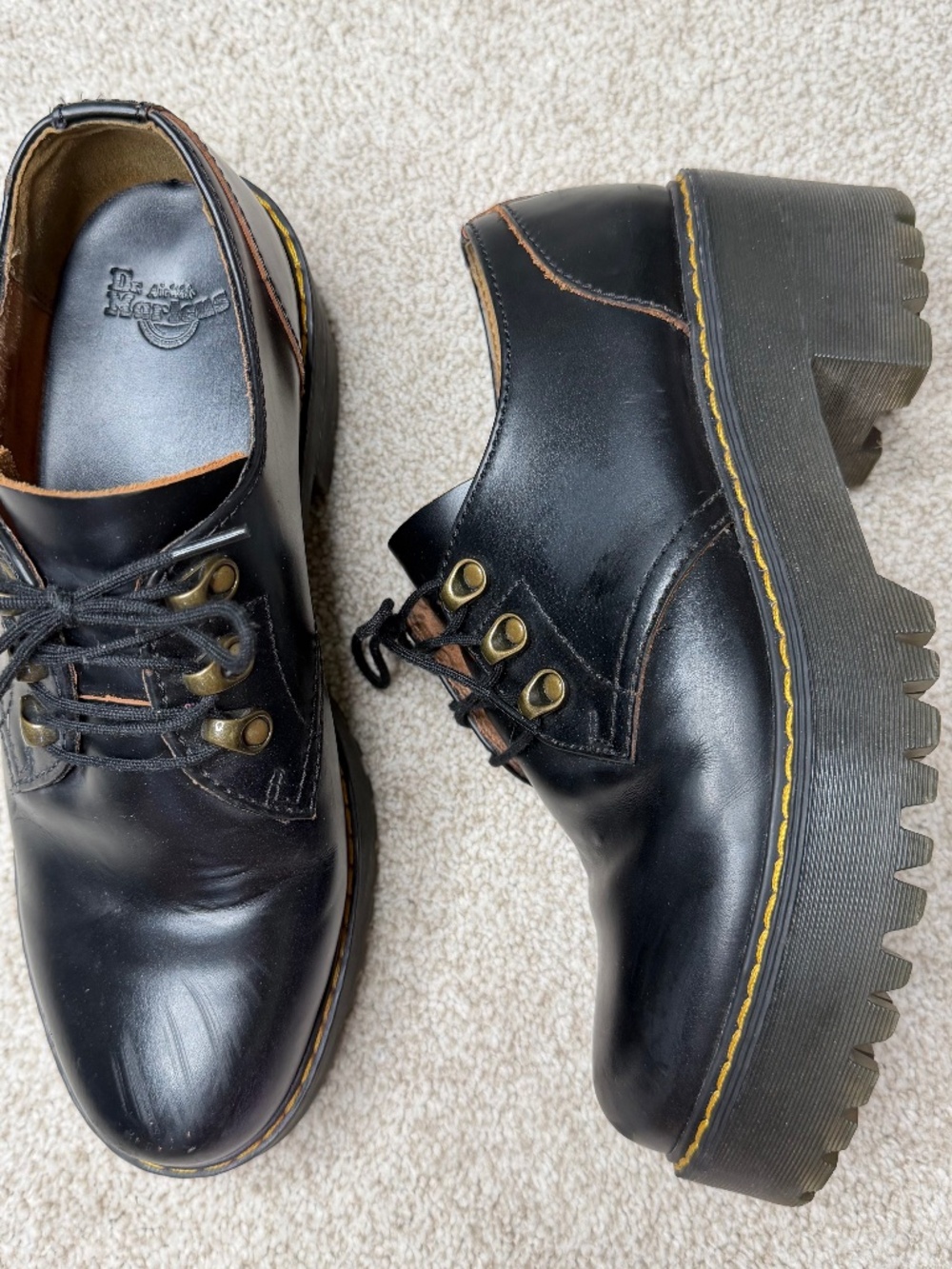 Dr. Martens Leona Black Lace Up Platform Derby Shoes 9
